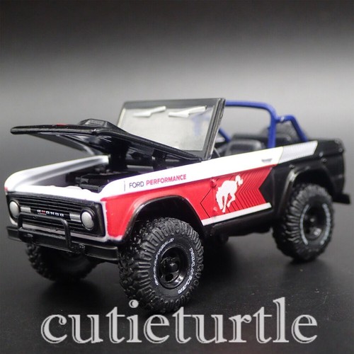 1:64 1966 Ford Bronco 4x4 Ford Performance schwarz rot weiß - Bild 4 von 4