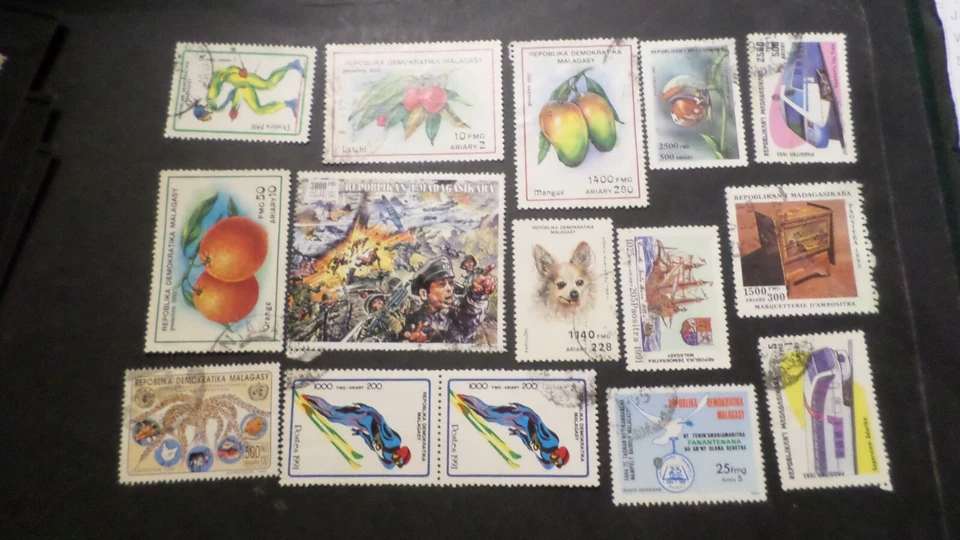 Lote De Sellos Usados De Madagascar Frutas Deportes Trenes - Imagen 1 de 1