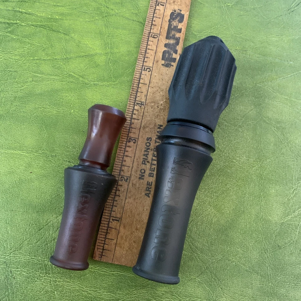 2 Vintage Flextone Coon Squaller & Coyote Long Range Call Predator Bobcat - Image 2 of 4