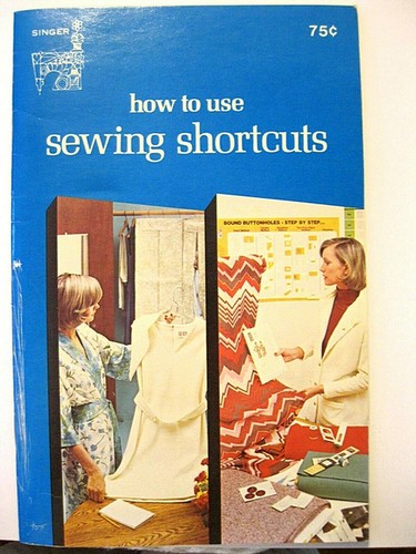 Singer C-763 HOW TO USE SEWING SHORTCUTS library series 1974 32pg booklet