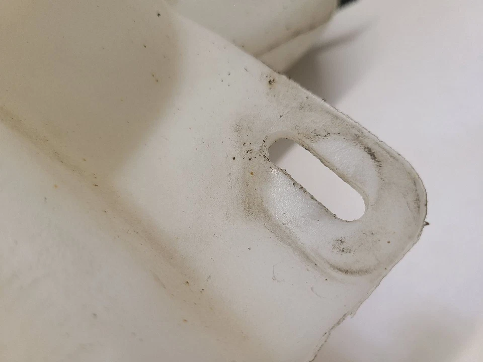 Chevrolet Impala 2014-2020 depósito de lavadora 14-20 13311008 Foto 4 de 4