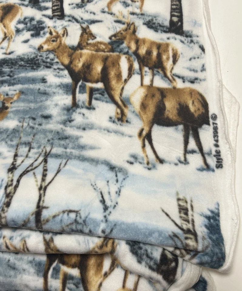 Новая флисовая ткань во дворе — олень на снежном зимнем фоне — ширина 58 дюймов - Изображение 3 из 3
