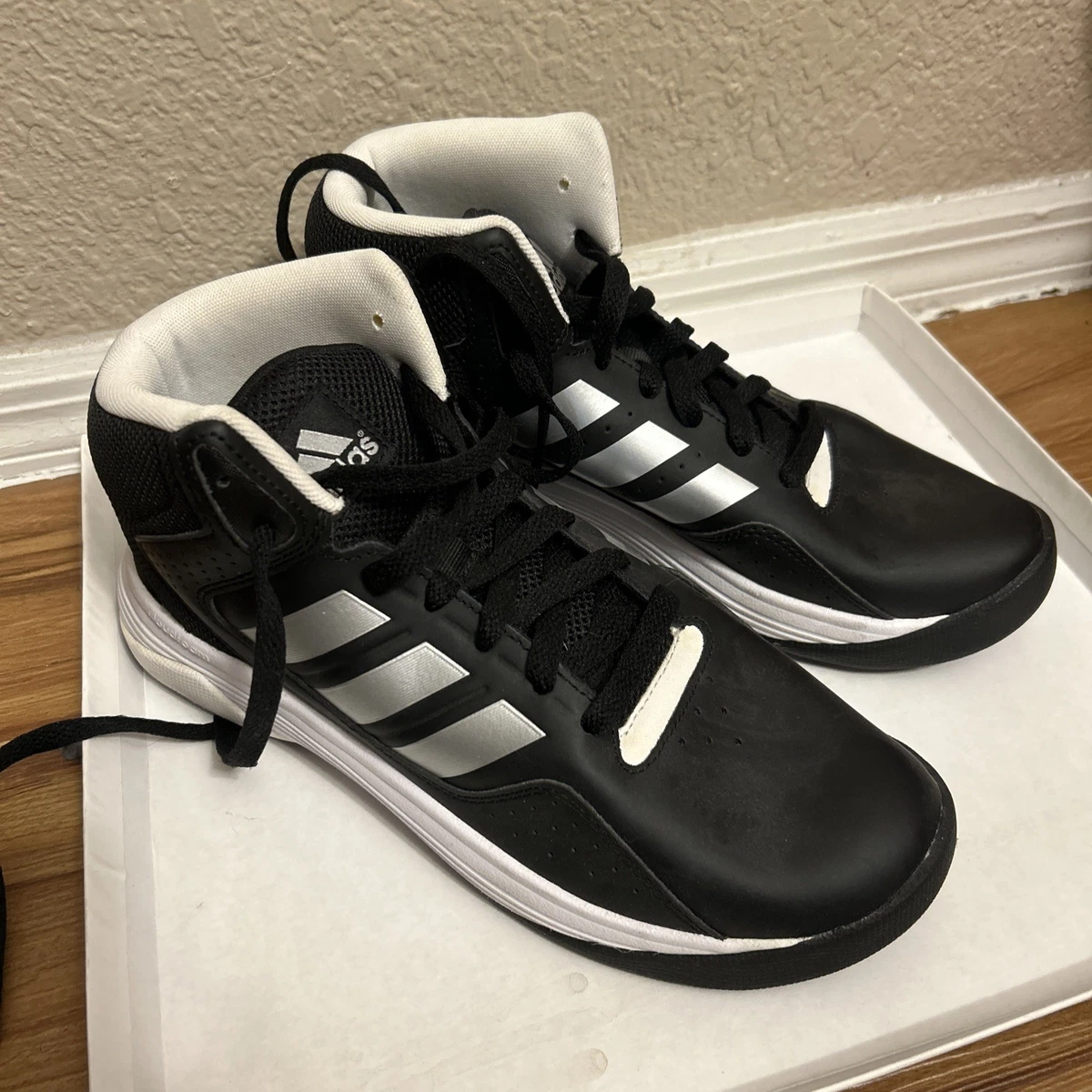 Las mejores ofertas en adidas Cloudfoam Ilation Mid Black Silver White |  eBay