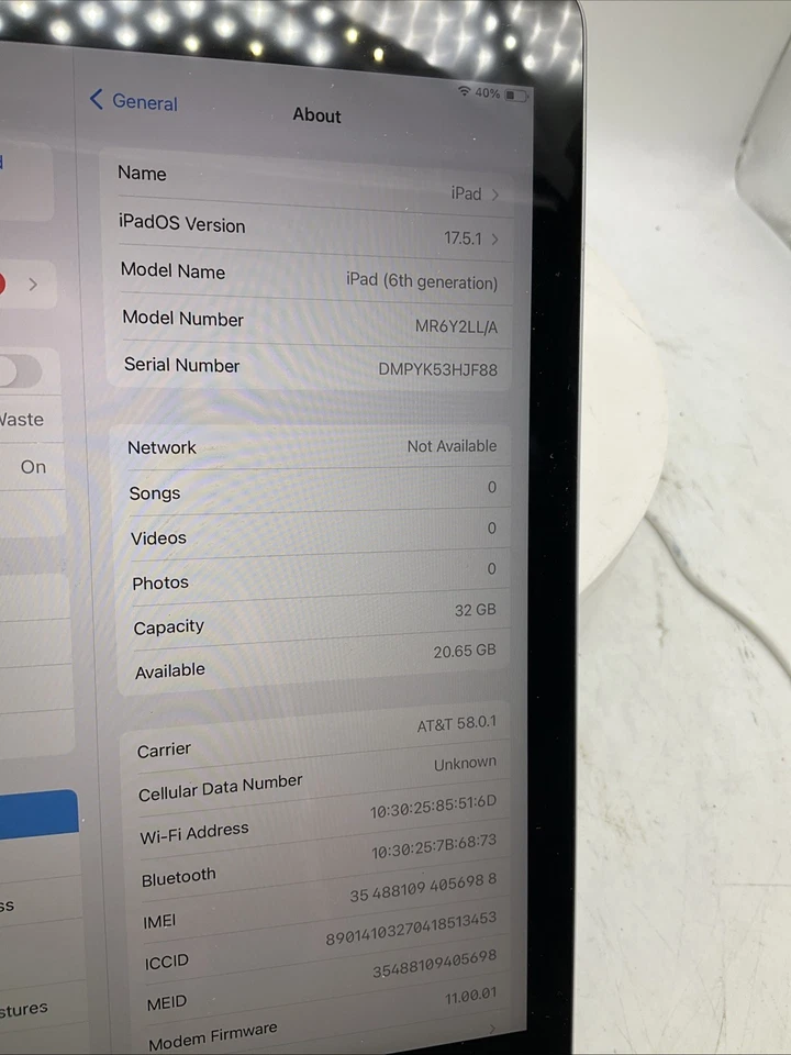 Apple iPad (6th Generation) A1954 32GB Good Condition | Gray | UNLOCKED - Image 3 of 4