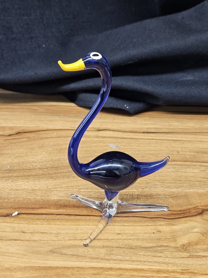 Vintage Art Glass Hand Blown Liquid Filled Glass Swan - Image 4 of 4