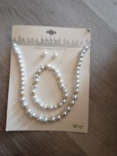 White Pearl Jewelry Set