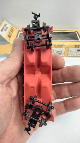 HO scale Baltimore and Ohio Hopper car with coal Load  B&O  320835 - Picture 7 of 9