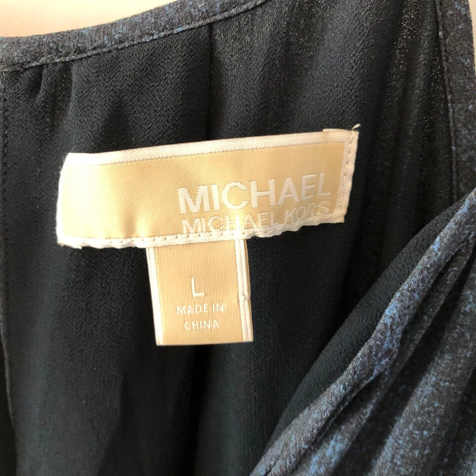 Macacão Michael Kors MK azul marinho ombro frio tamanho G manga longa perna larga - Imagem 3 de 4