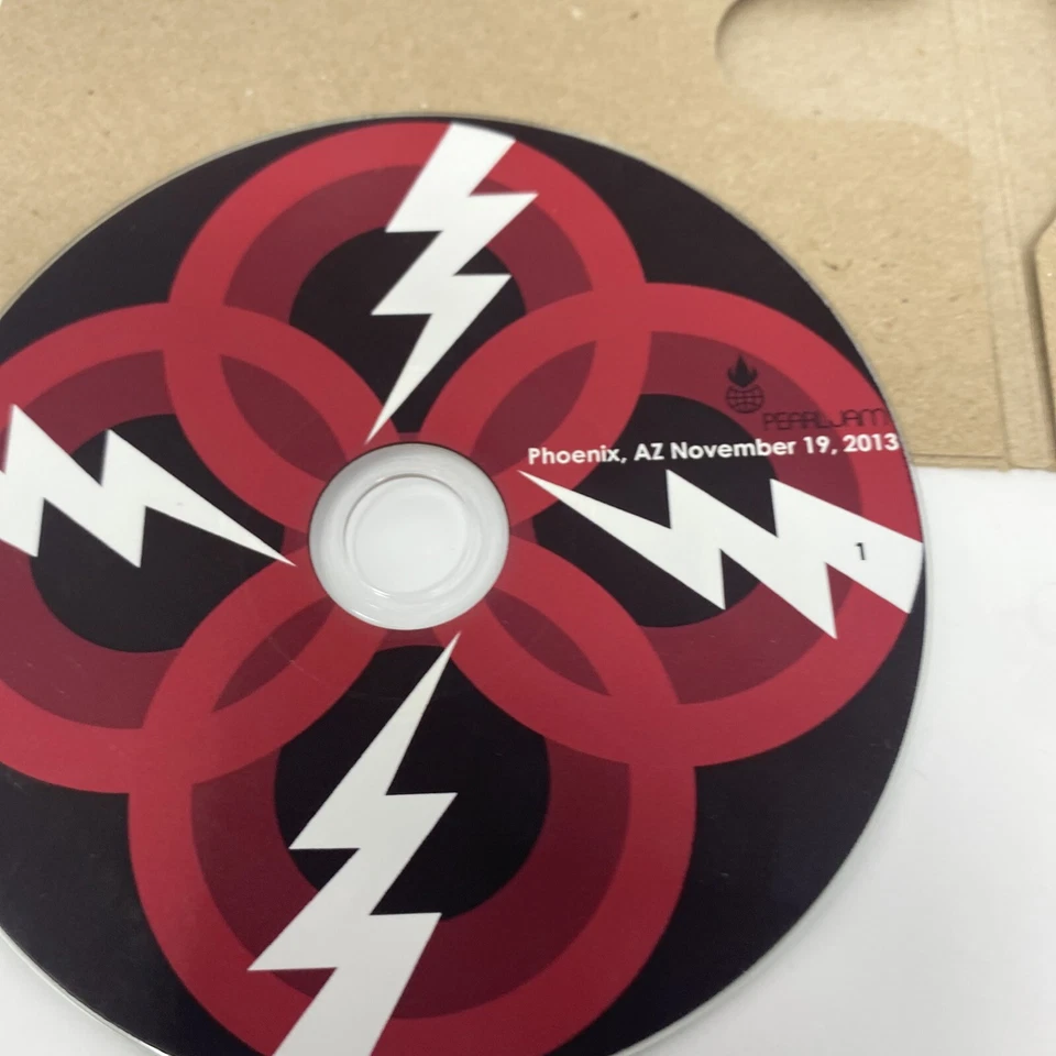 PEARL JAM – PHOENIX ARIZONA November 19 2013 – OFFICIAL BOOTLEG USA -  3CD - Imagem 4 de 4