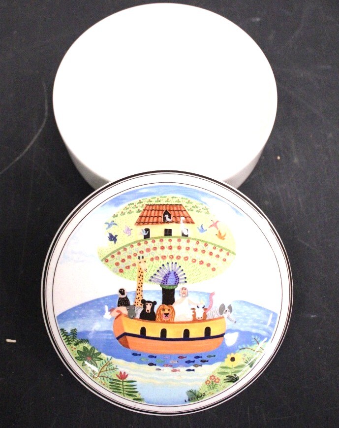 Vtg VILLEROY & BOCH Naif Garanti Love Vitro Porcelain THE ARK Trinket