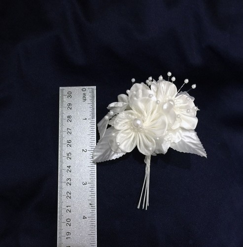 36 Flower. Pearls w/ a Spray On The Satin Flowers of The Bride. 3 Flower x 12 - Picture 8 of 22