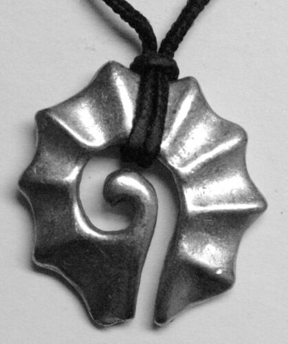 Tribal design pendant ("Koru-fern") round charm, smaller
