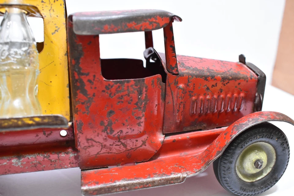 Camión de reparto de Coca Cola Metalcraft vintage de 1930 ¡con 7 botellas originales! Foto 2 de 4