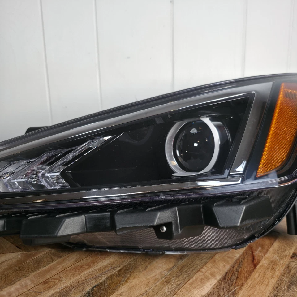 Conjunto de faros izquierdos TYC 20-16914-90-9 para Hyundai Elantra 2019-2020 Foto 4 de 4