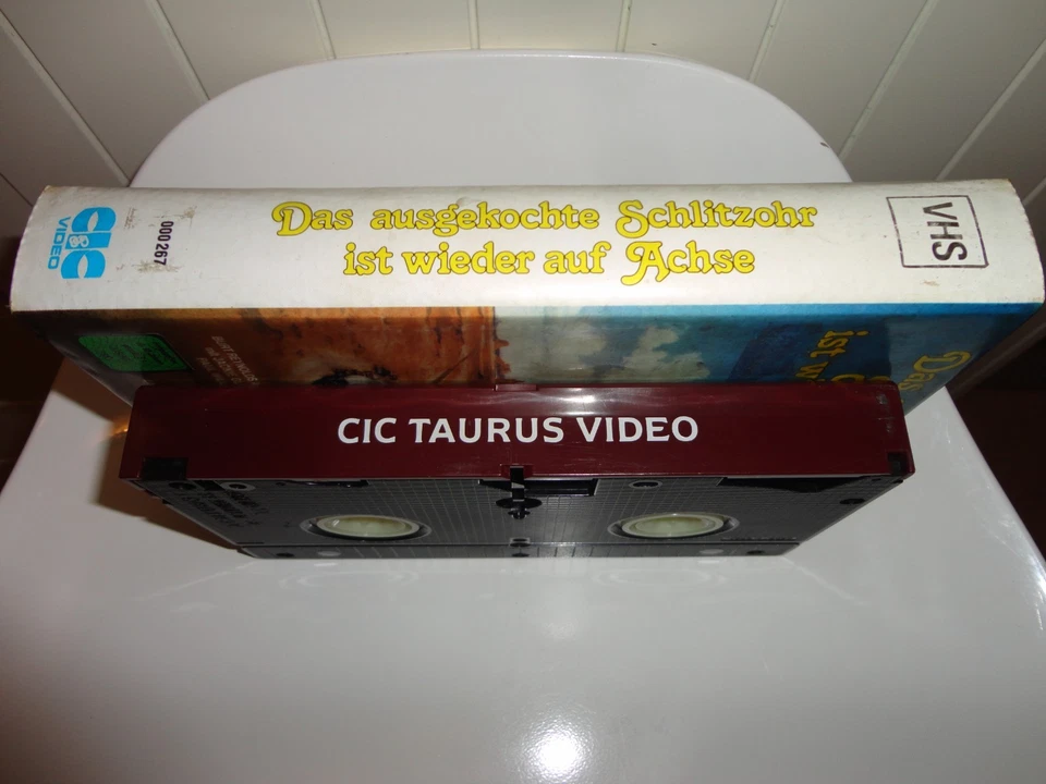 Das ausgekochte Schlitzohr ist wieder auf Achse Burt Reynolds CIC Taurus rar - Bild 4 von 4