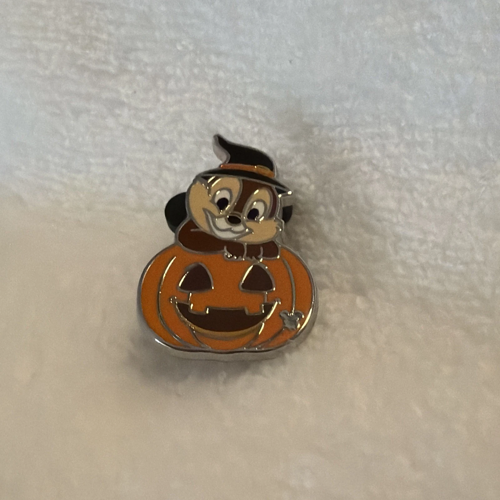 2026 WDW Wave A Hidden Disney Mickey Chip Holiday Halloween Pumpkin NEW Pin