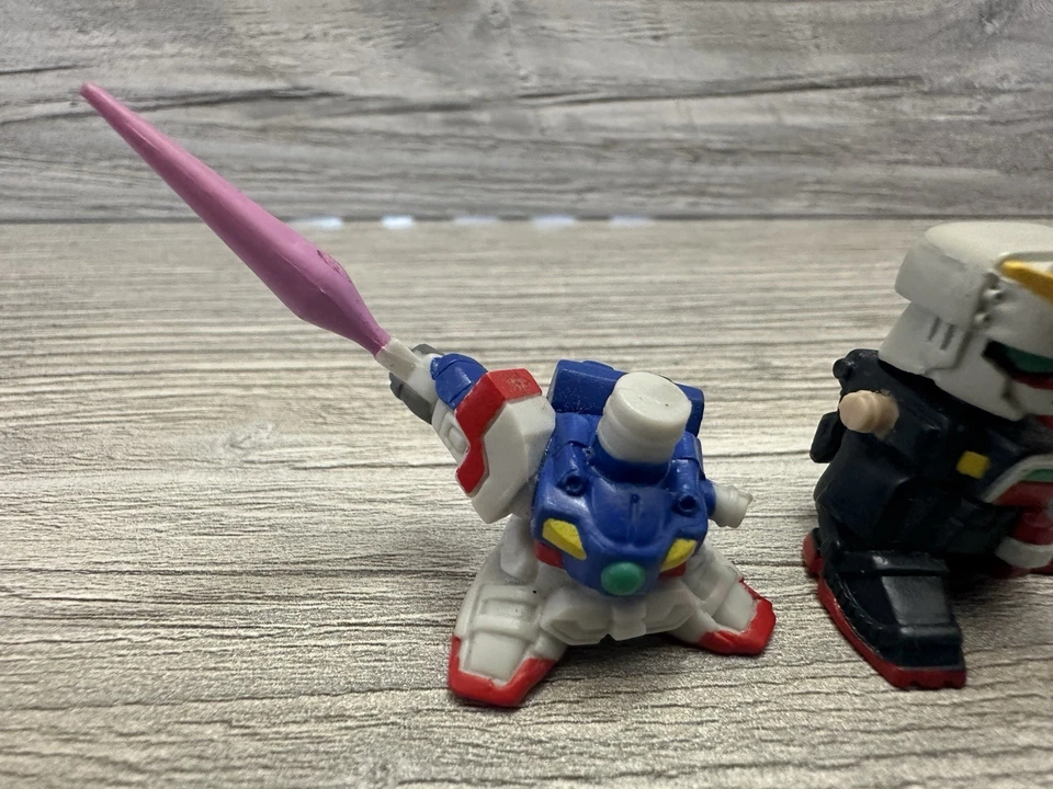Vintage BANDAI 2003 Gashapon SD Gundam Full Color Dragon Gm Delta Lot For Parts - Image 2 of 4