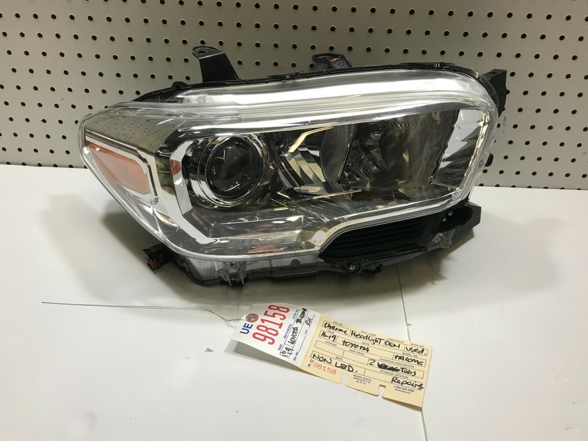 2020 TOYOTA TACOMA GENUINE ヘッドライト新車外し 2016 17 18 19 2020 TOYOTA TACOMA RIGHT SIDE HEADLIGHT CHROME OEM