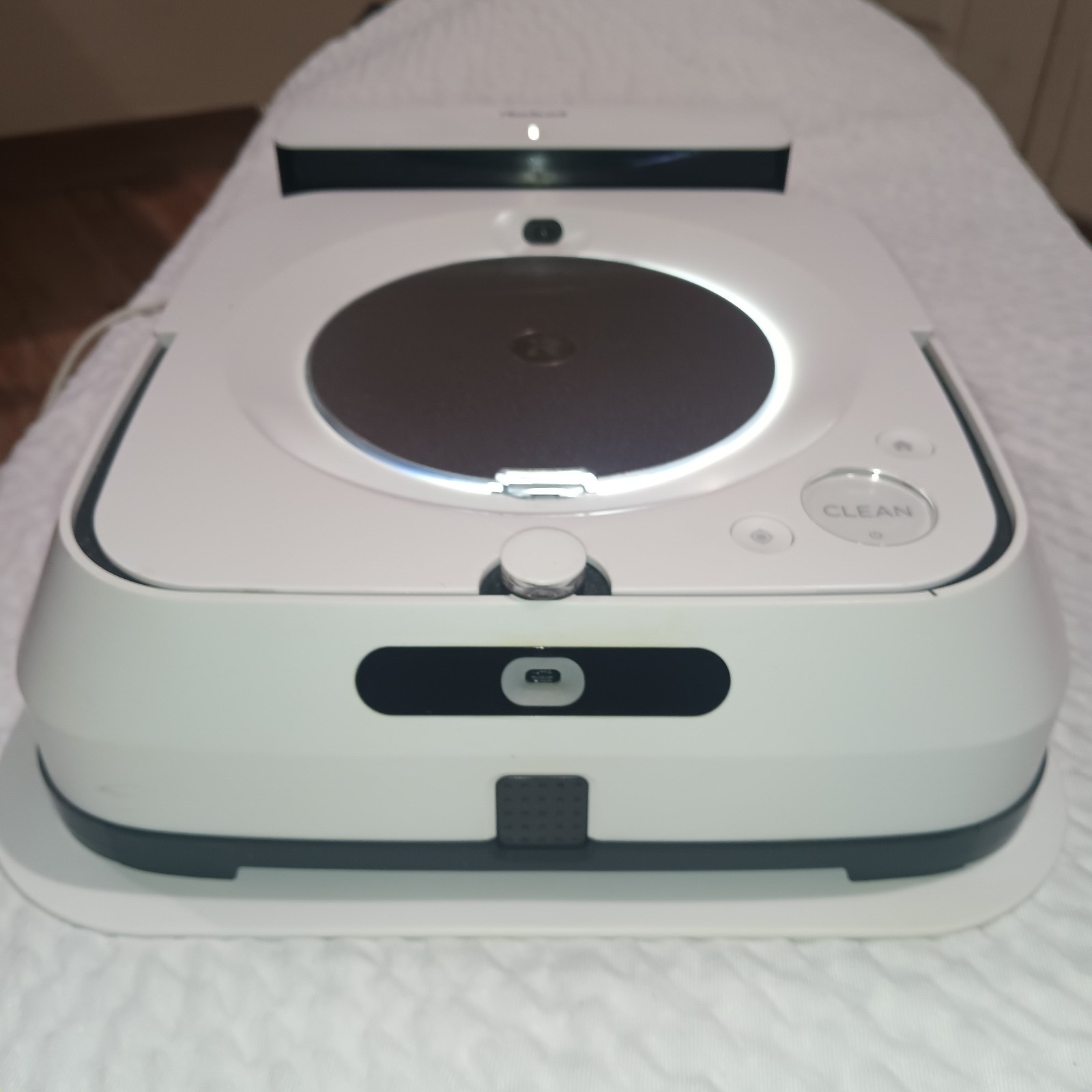 iRobot Braava Jet M6 (6110) Ultimate Wi-Fi Connected Robot Mop