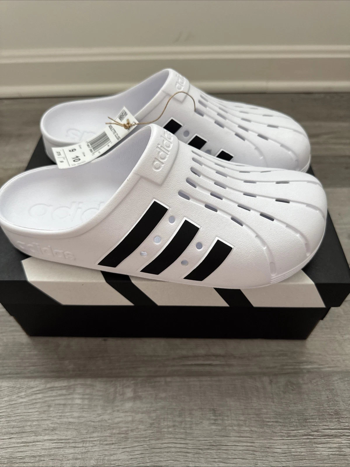 Taglia 9 10 Adidas Adilette zoccoli scarpe slip on sandali nero bianco slide