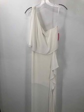 Pre-Owned BCBG Ivory Size 8 Long Evening Gown