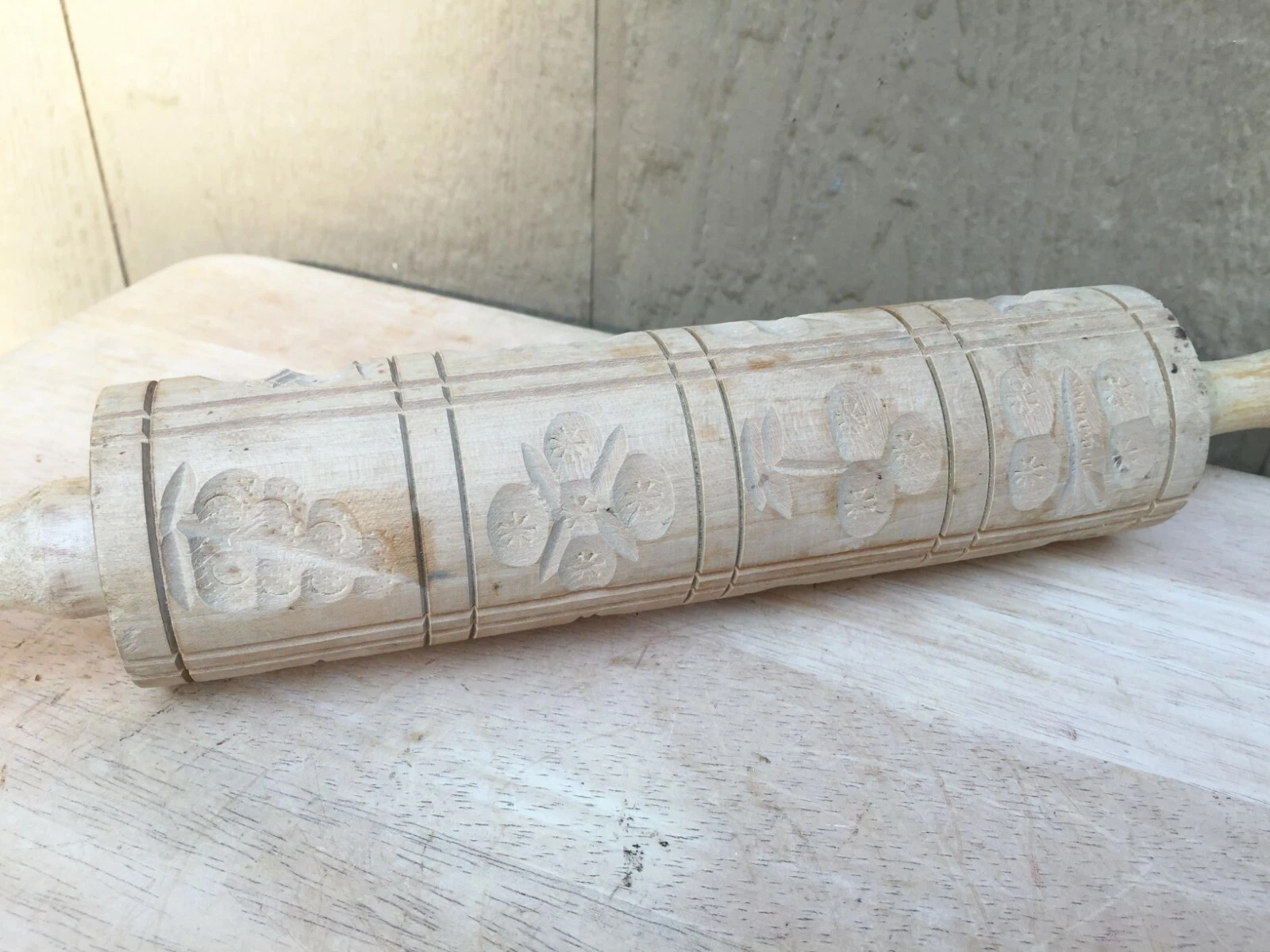 Springerle Wood Rolling Pin 16 1/2" x 2 3/8" Hand Carved Bird Flower 16 Picture
