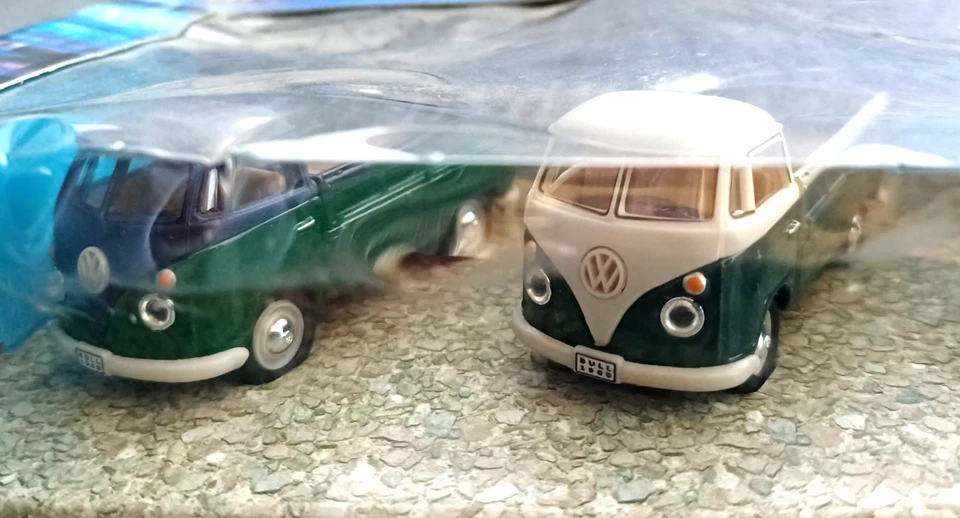 VW Volkswagen Bus 1/72 Set of 6 Cararama (2002) Hongwell Toys - Image 2 of 4