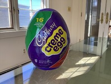 Beautiful Large Plastic Cadbury Egg with 16 C...