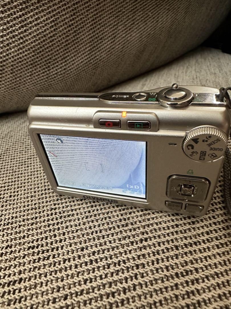 Olympus FE-270 7.1MP Compact Digital Camera 3x Optical Zoom LCD