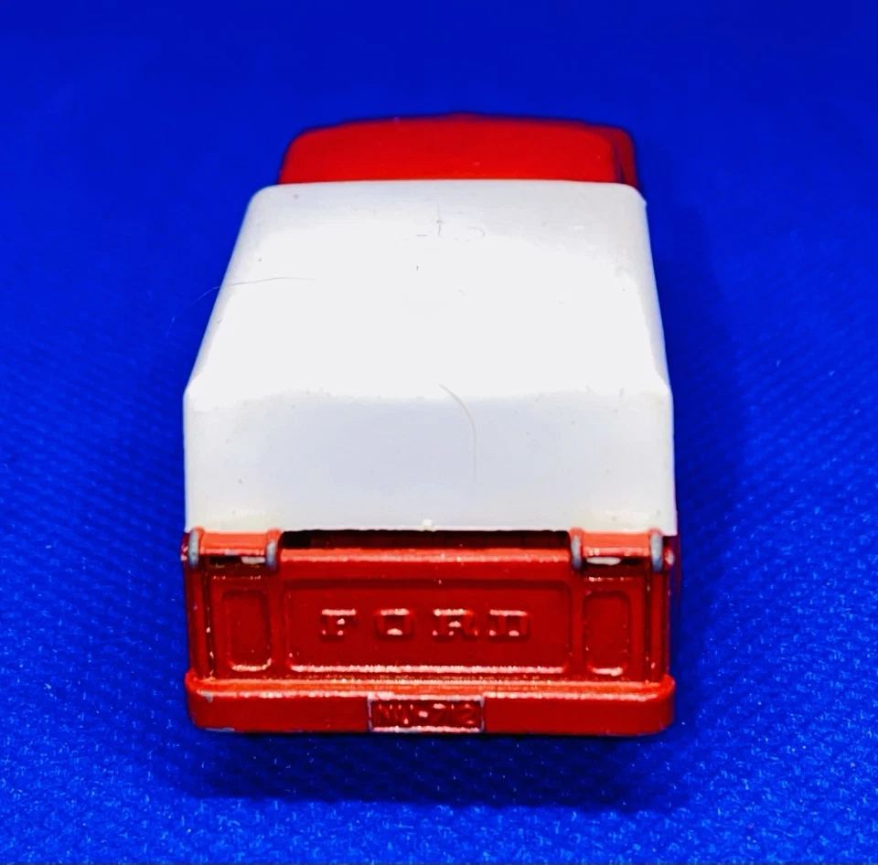 Vintage Matchbox Ford Pickup Truck No. 6 Red & White Lesney 1960's - Image 4 of 4