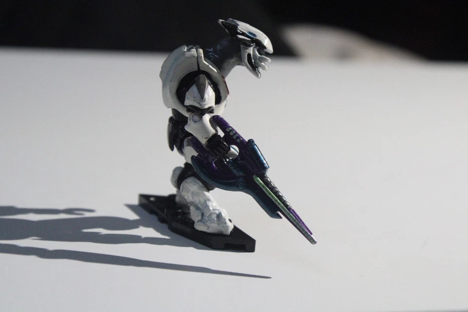 Mega Contrux Custom Halo Elite Mercenary Minifigure - Image 4 of 4