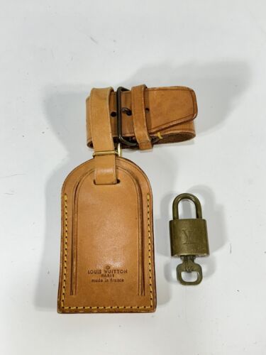 Authentique Louis Vuitton ~ étiquette nom de bagage en cuir, poignet, cadenas et clé #1 - Photo 1 sur 8