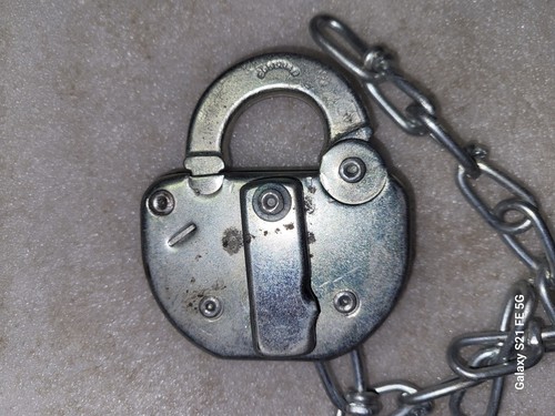 Vintage Unmarked Adlake ??  Railroad Padlock Portugal - 第 1/4 張圖片