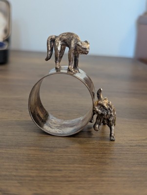 Sehr seltener massiver Sterling Silber Neuheit Serviettenring Hund & Katze mit Original Box