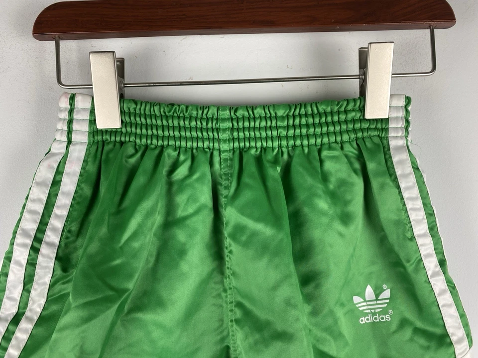 Pantalones Cortos De Colección Adidas Años 80 Alemania Occidental Verde Nailon Correr Fútbol Talla XXS Foto 2 de 4