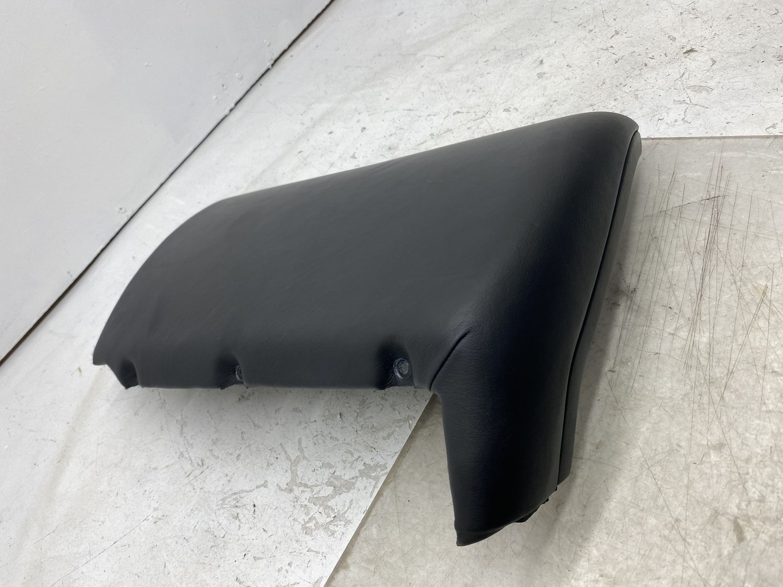 2019-2023 ASTON MARTIN VANTAGE OEM FRONT RIGHT LOWER DASH KNEE TRIM COVER PANEL