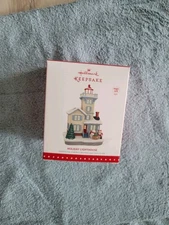 Hallmark Keepsake 2015 Holiday Lighthouse #4 Series Lighthouse Santa Free Ship