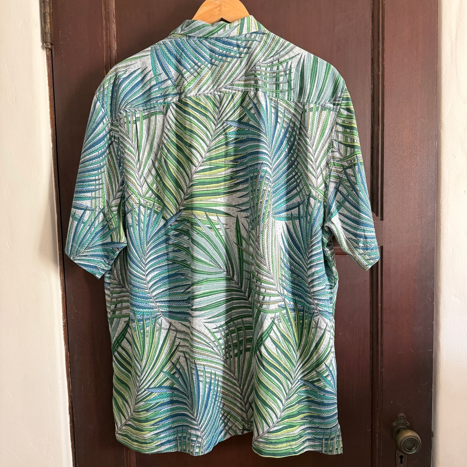 TOMMY BAHAMA | Green and Blue Palm Jungle Print Silk Blend Button down Shirt XL image 2