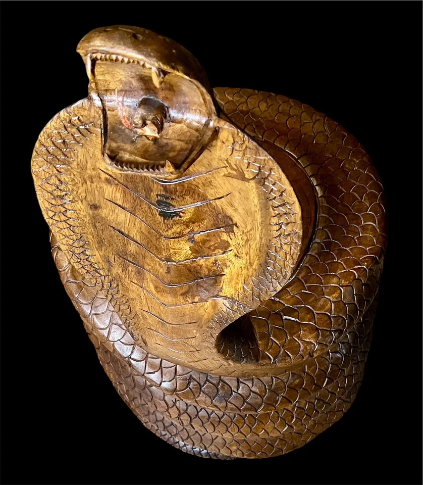 Antigua silla serpiente cobra tallada a mano Foto 3 de 4