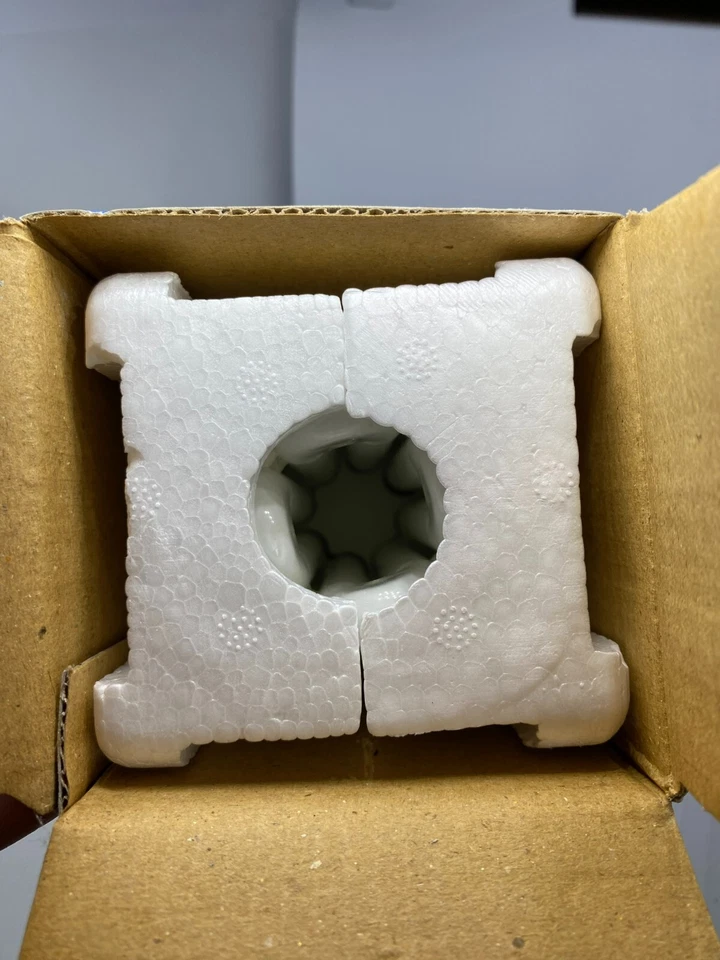 Lights Of America 9142B 4-Tube CFL Bulb - White - Image 4 of 4