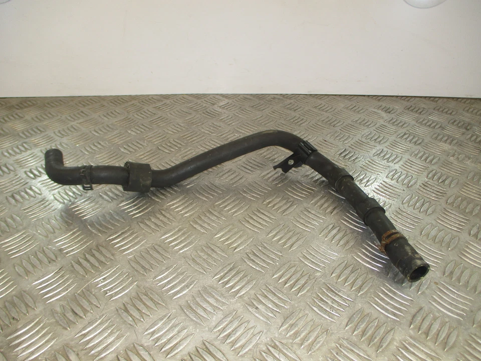 Volkswagen Golf 1.6 TDI DDY 2018. Tubo refrigerante de agua 40K Foto 4 de 4