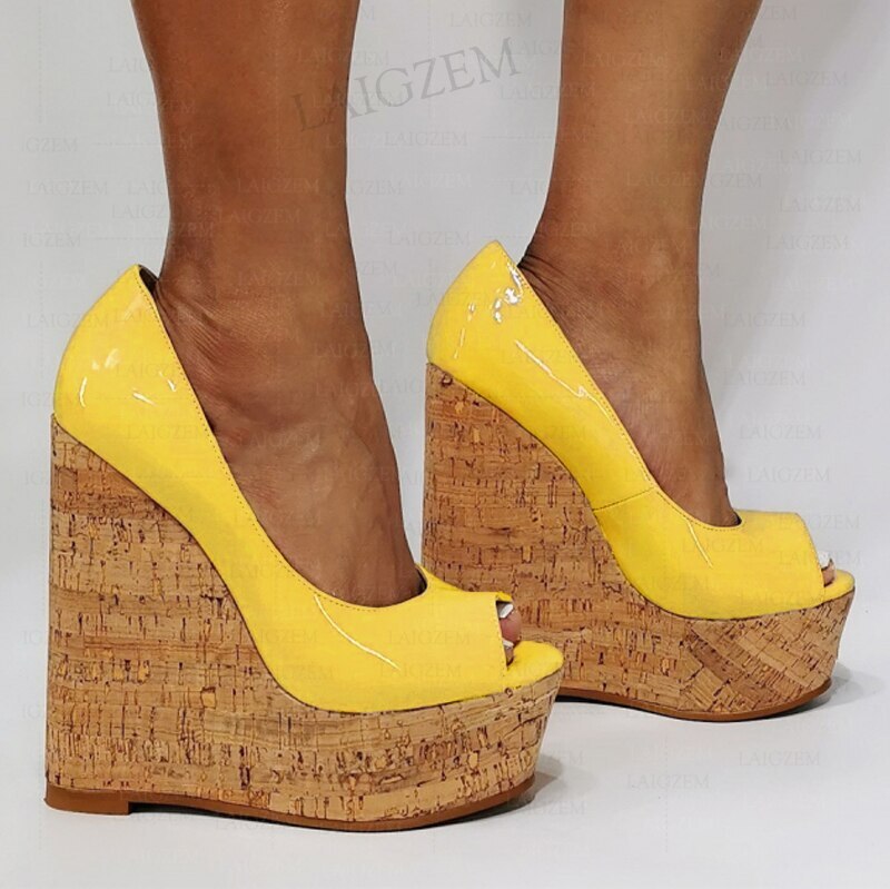 靴 YELLO SCORE DEFORMED WEDGE SANDALS YELLO SCORE DEFORMED WEDGE