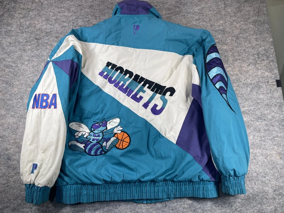 Abrigo de Jugador Profesional Charlotte Hornets XL Abrigo Extra Grande Años 90 NBA Baloncesto DE COLECCIÓN Foto 2 de 4