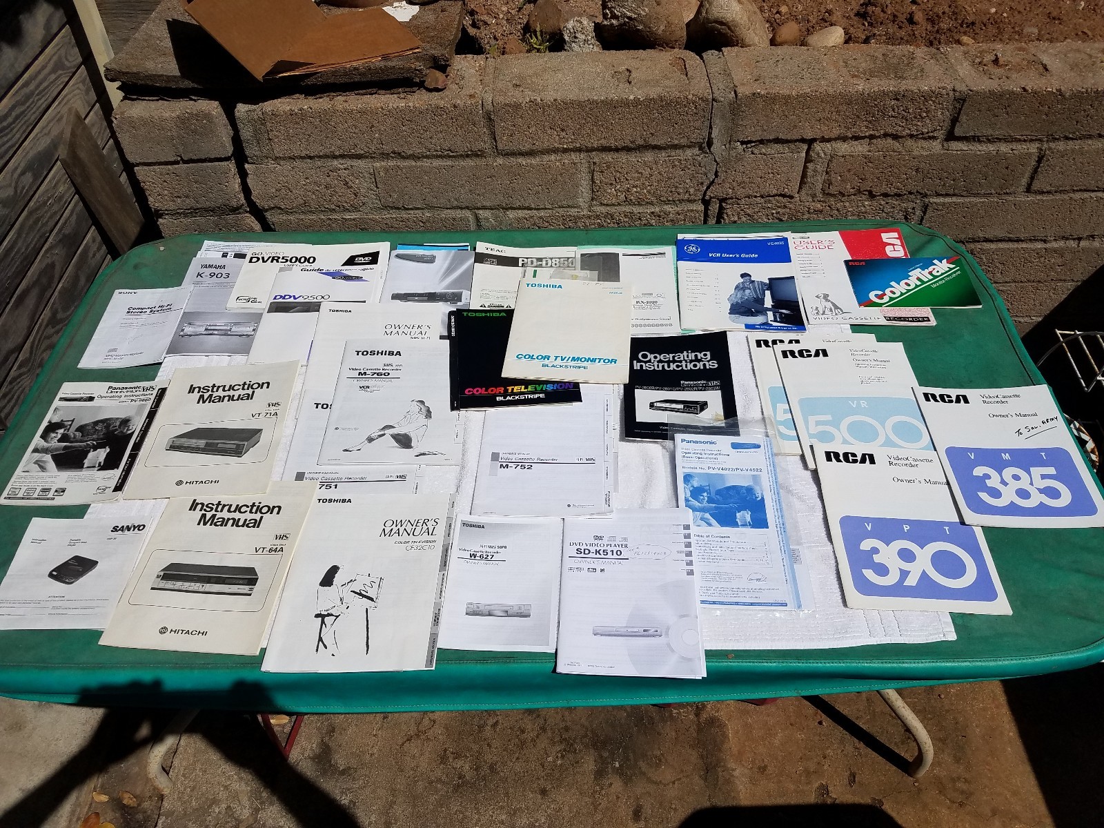 29 Instruction/Owners Manuals Toshiba,Hitachi, Sony, RCA, GE, 80's-90's (PK)