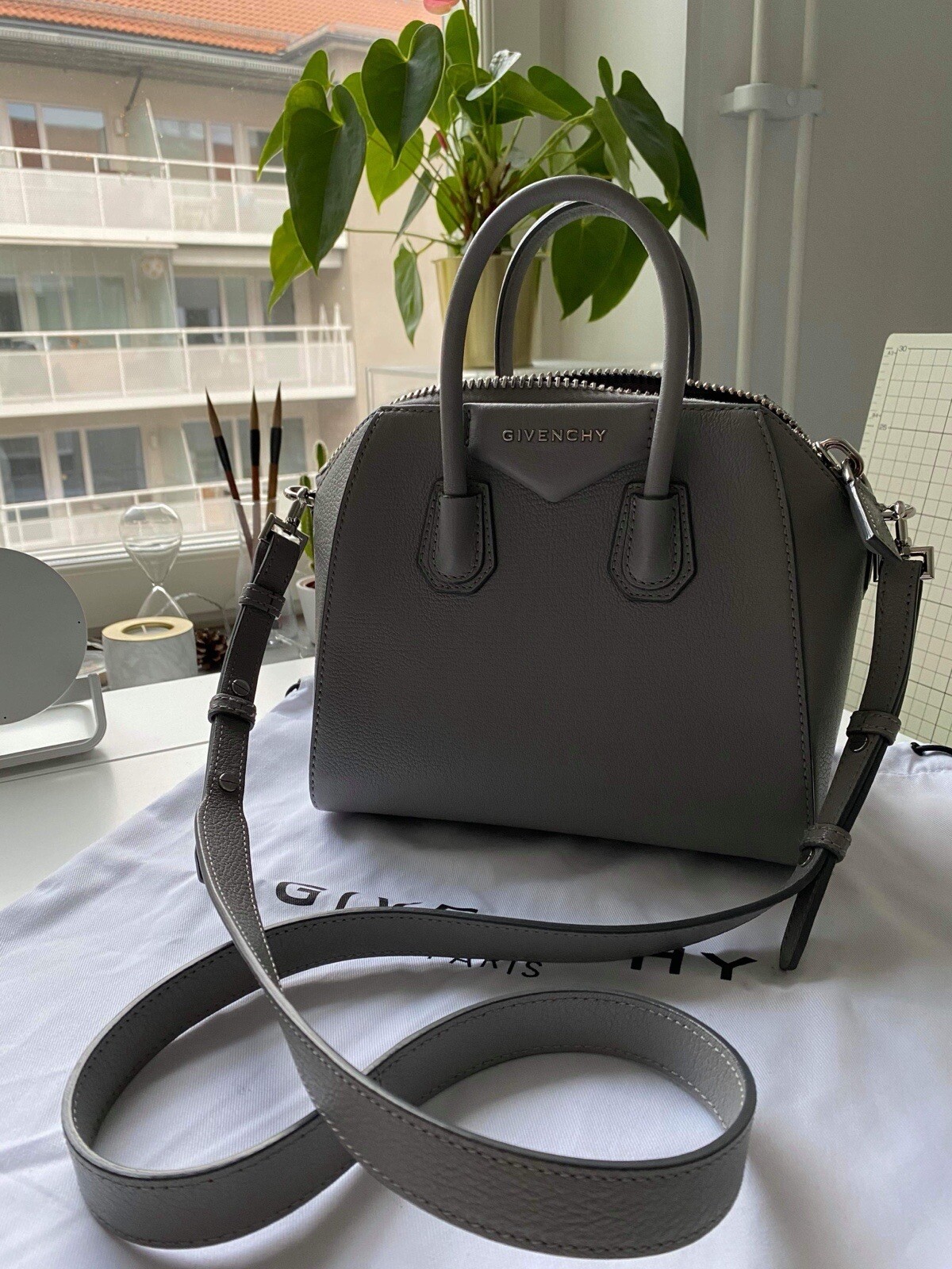 Givenchy Antigona Small Tote Bag In Grey