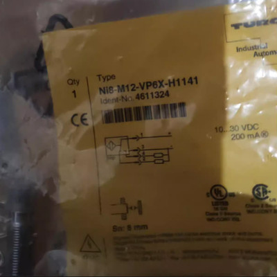 1piece New TURCK NI8-M12-VP6X-H1141 4611324 proximity switch Free ship