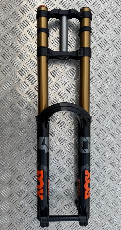 Fox 40 Factory Grip 2 Forks 29” Black with Factory Orange Top Caps Serviced 