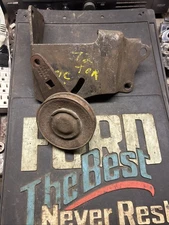 1974 1975 & Other Ford Mercury V8 A/C Compressor Idler Bracket & Pulley D4AH-