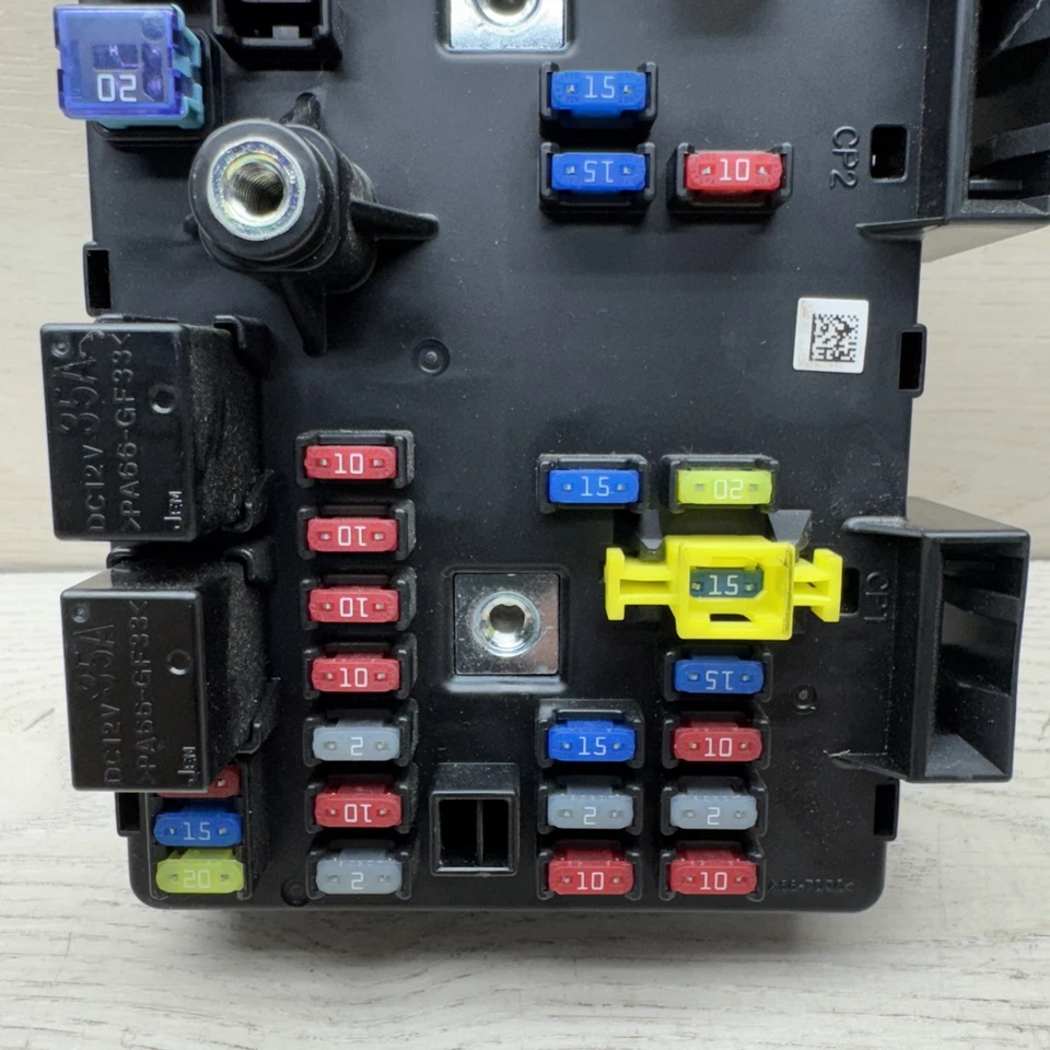 OEM 08-10 Saturn Vue 2.4L Cabin Interior Junction Relay Fuse Box Block Module - Image 3 of 4