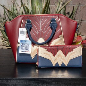 loungefly wonder woman wallet